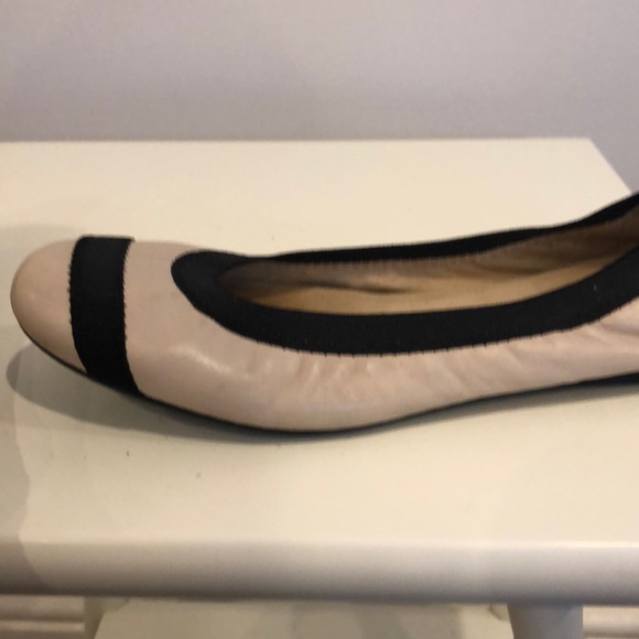 Stuart Weizmann flats size 7 1/2 - Picture 6 of 7